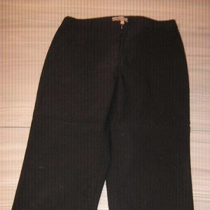 Item & Co Ladies Black Capri Pants Size 8